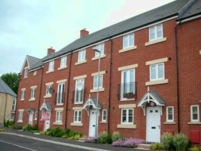 5 Bedroom Property To Rent In Harris Close, Frome, Somerset, BA11