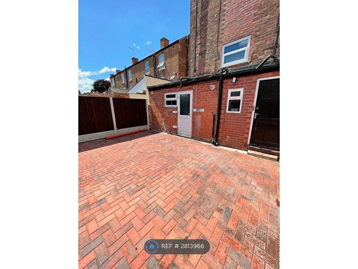 1 Bedroom Flat To Rent In Queens Road, Beeston, Nottingham, NG9