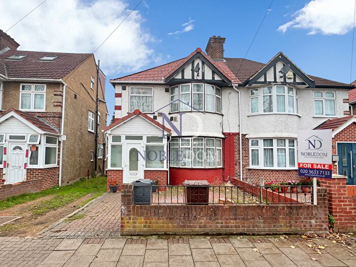 3 Bedroom Semi Detached House For Sale In Hounslow, TW4