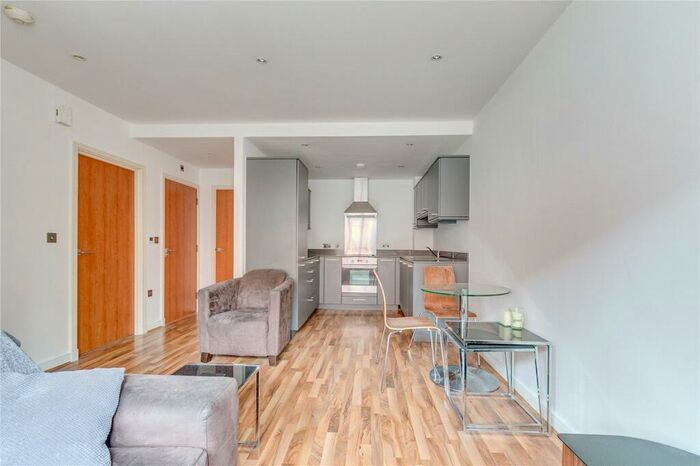 1 Bedroom Apartment To Rent In Clayton Crescent, Islington, N1