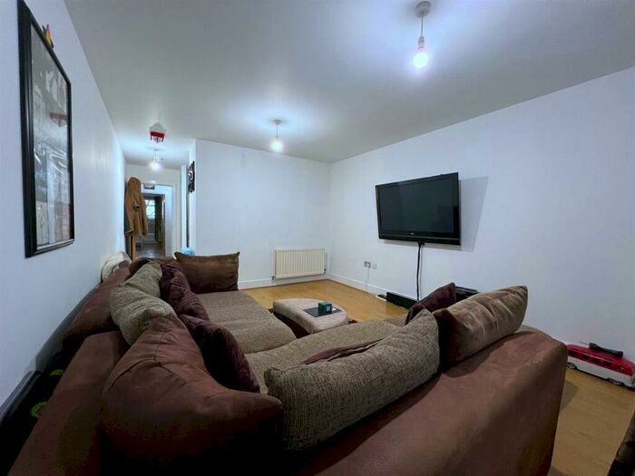 2 Bedroom Flat To Rent In London Road, Croydon, CR0