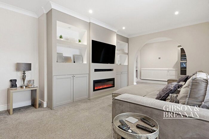 3 Bedroom End Terrace House For Sale In Quendon Road, Basildon, SS14