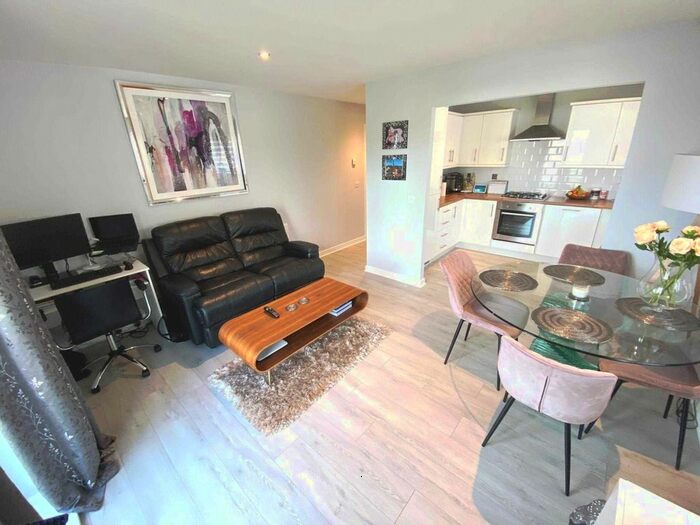 2 Bedroom Flat To Rent In Cezanne Road, Watford, WD25