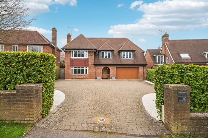5 Bedroom Detached House For Sale In Castle Hill Avenue, Berkhamsted, HP4