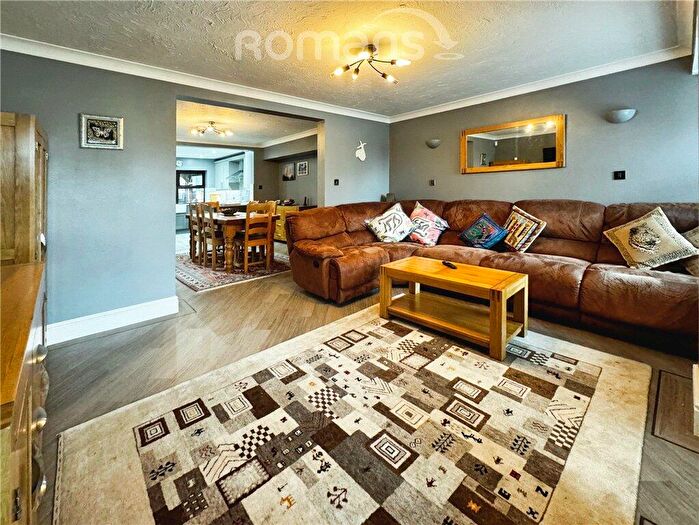 3 Bedroom End Of Terrace House For Sale In College Road, College Town, Sandhurst, GU47