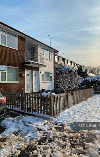 2 Bedroom Flat To Rent In Lower Park Road, Loughton, IG10