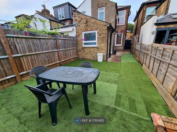 4 Bedroom Semi-Detached House To Rent In Portland Road, Kingston, KT1