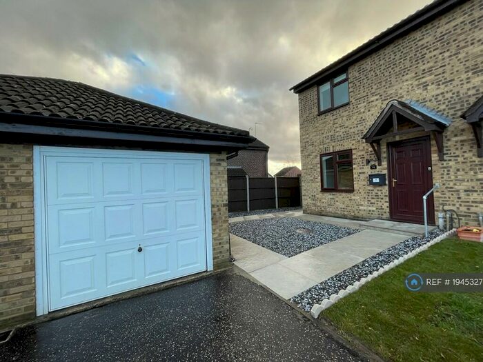 2 Bedroom Semi-Detached House To Rent In Bankart Lane, Chelmsford, CM2