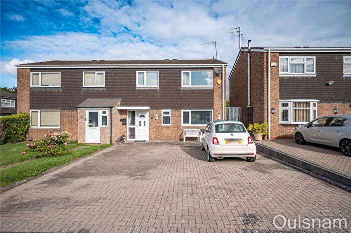 3 Bedroom Semi-Detached House For Sale In Aintree Close, Catshill, Bromsgrove, Worcestershire, B61