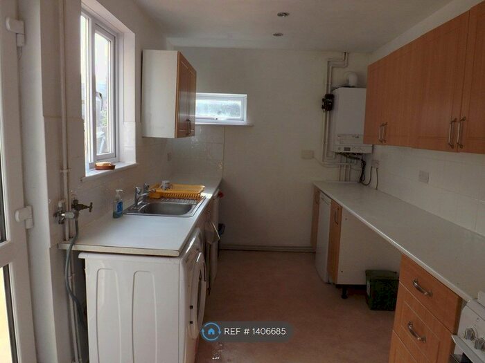 2 Bedroom Semi-Detached House To Rent In Cambridge, Cambridge, CB4