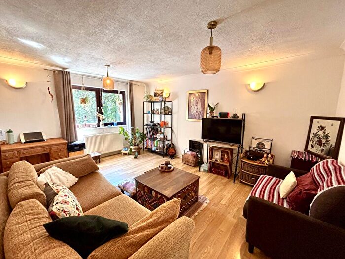 2 Bedroom Terraced House For Sale In Hawksworth Road, Horsforth, LS18