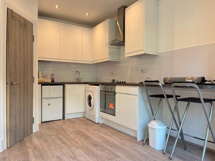 1 Bedroom Flat To Rent In Arcadian Gardens, Wood Green/Bounds Green, N22
