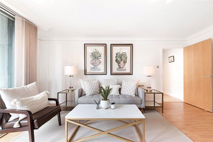 2 Bedroom Apartment To Rent In Boardwalk Place, London, E14