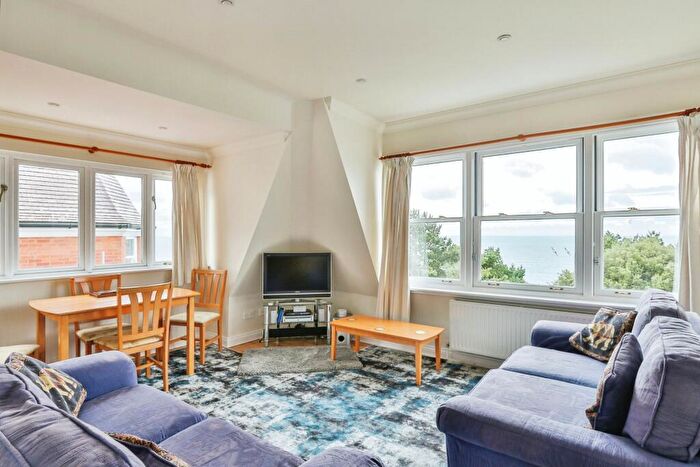 2 Bedroom Flat For Sale In West Cliff Gardens, West Cliff, Bournemouth, Dorset, BH2
