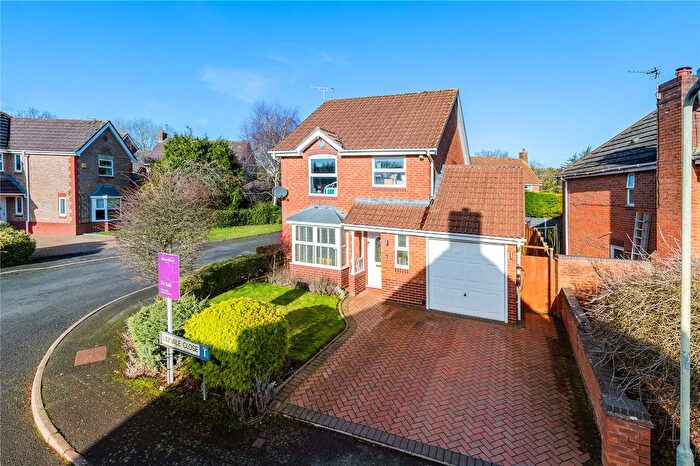 3 Bedroom Detached House For Sale In Lilyvale Close, Priorslee, Telford, Shropshire, TF2