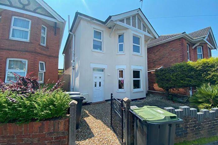 3 Bedroom House To Rent In Bedroom Detached House In Winton, BH9