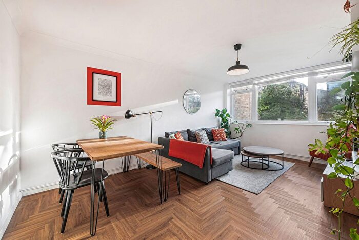 1 Bedroom Flat For Sale In Albemarle Road, Beckenham, BR3