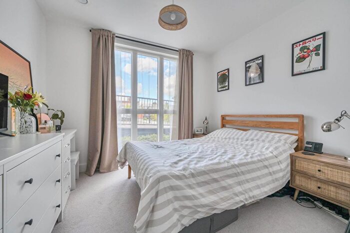 1 Bedroom Flat For Sale In Fellowes Rise, Winchester, SO22