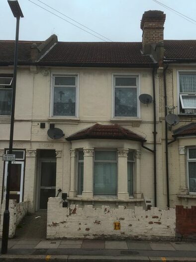 1 Bedroom Flat To Rent In Cecil Road, Hounslow, TW3