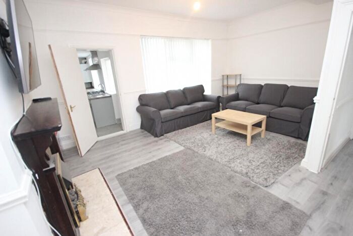 4 Bedroom Terraced House To Rent In Blantyre Road, L15
