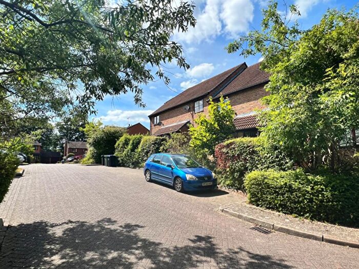 1 Bedroom Maisonette To Rent In Bluebell Rise, Lightwater, GU18