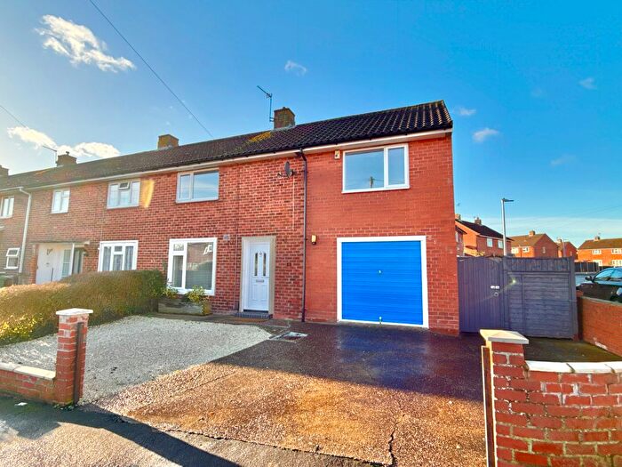 4 Bedroom Semi Detached House For Sale In Apley Close, Lincoln, LN2