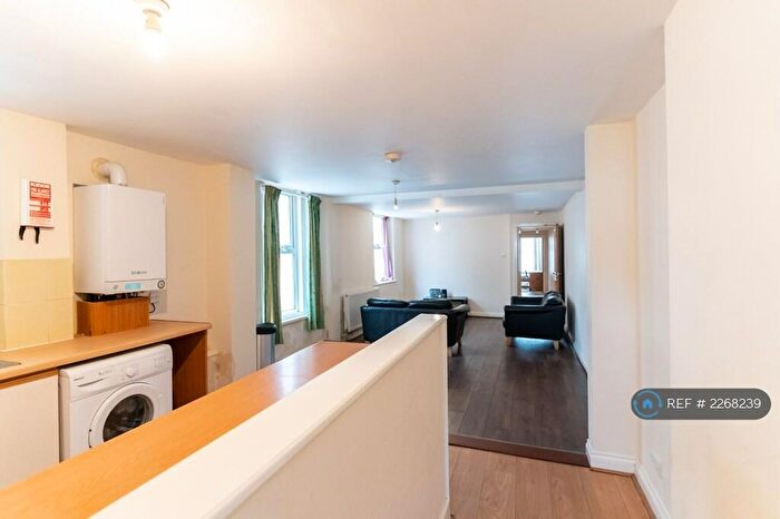 3 Bedroom Flat To Rent In Ordnance Road, Southampton, SO15
