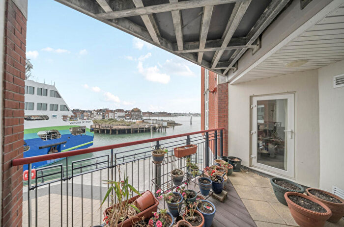 2 Bedroom Apartment For Sale In Arethusa House, Gunwharf Quays, Portsmouth, PO1
