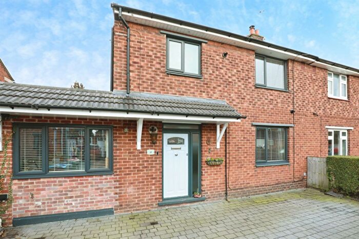 3 Bedroom Semi Detached House For Sale In Holford Avenue, Lostock Gralam, Northwich, CW9