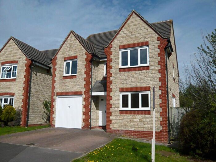 4 Bedroom Detached House To Rent In Rawdon Way, Faringdon, SN7