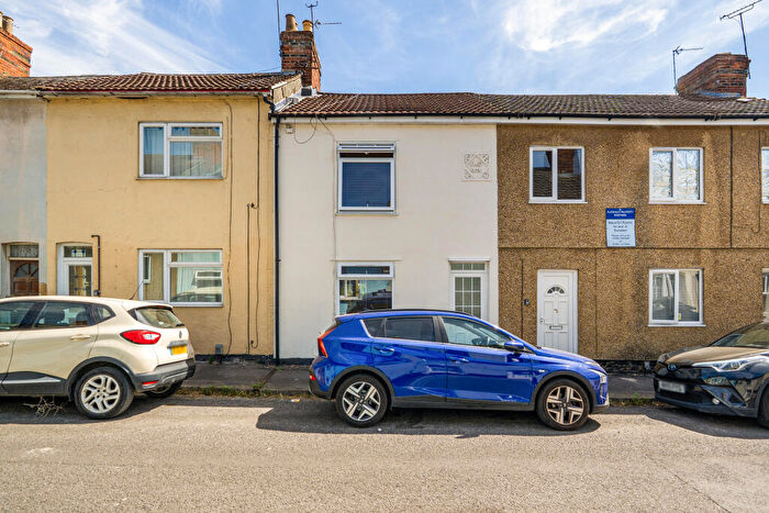 3 Bedroom Terraced House For Sale In Albion Street, Swindon, SN1