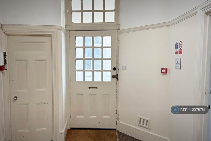 2 Bedroom Flat To Rent In Creighton Avenue, London, N10