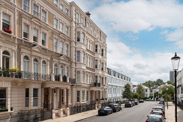 2 Bedroom Flat To Rent In De Vere Gardens, Kensington, W8