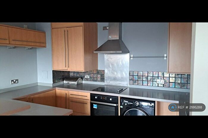 2 Bedroom Flat To Rent In Albion Street, Leeds, LS2