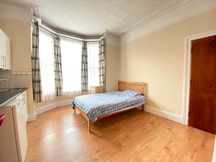 Studio To Rent In Broughton Road, West Ealing, W13
