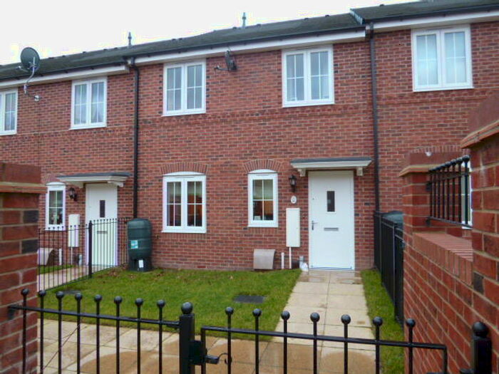 2 Bedroom Town House To Rent In Cooper Street, Hyde Park, Doncaster, DN4
