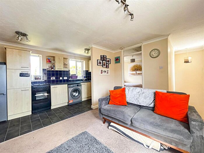 1 Bedroom Terraced House For Sale In Aldabrand Close, Chickerell, Weymouth, DT3