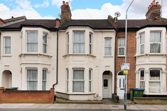 3 Bedroom Terraced House For Sale In Floyd Road, Charlton, SE7