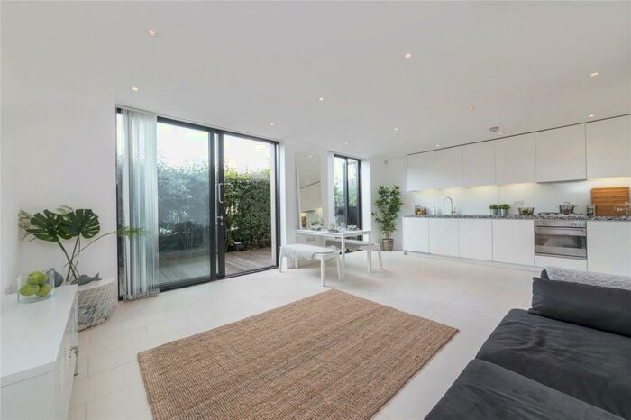 2 Bedroom Flat To Rent In Latitude House, Oval Road, Primrose Hill, London, NW1