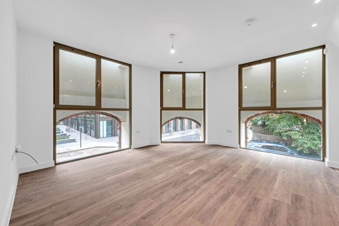 1 Bedroom Apartment To Rent In Safa House, Arklow Road, New Cross, SE14