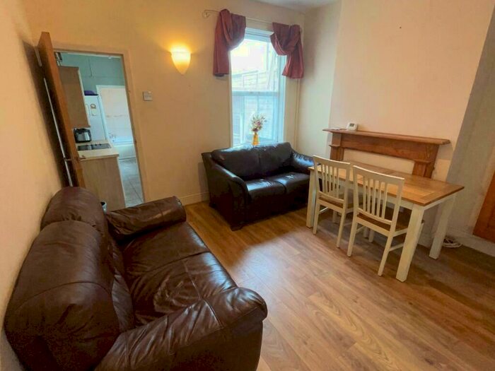 4 Bedroom Semi-Detached House To Rent In Westminster Road, Birmingham, B29