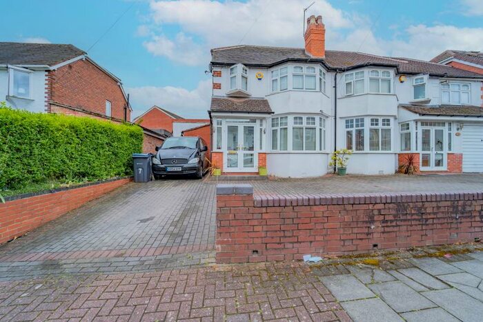3 Bedroom Semi-Detached House To Rent In Westminster Road, Selly Oak, B29