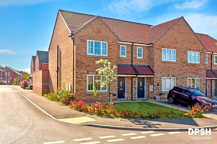 3 Bedroom End Of Terrace House For Sale In Golden Grove, Churwell, Leeds, LS27