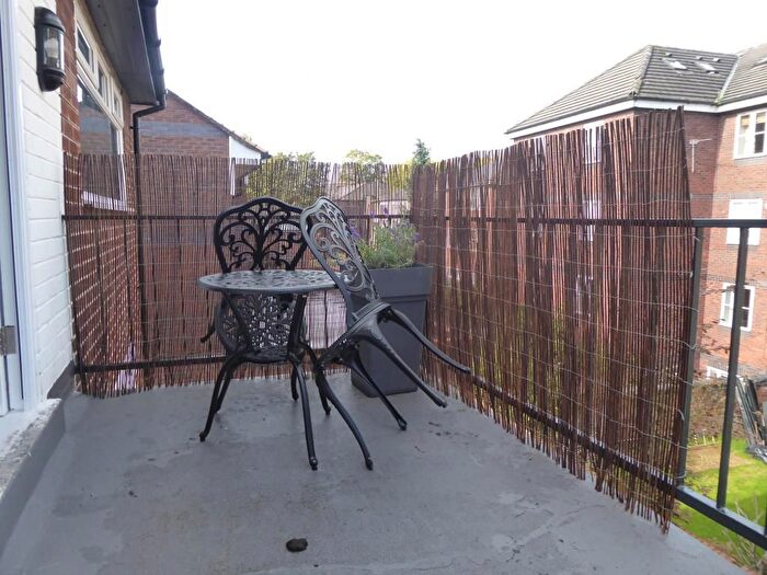 2 Bedroom Flat To Rent In Lark Lane, Liverpool, Merseyside, L17