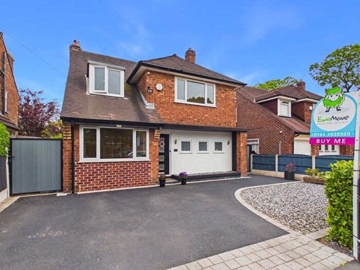 3 Bedroom Detached House For Sale In Cecil Avenue, Sale, Trafford, M33