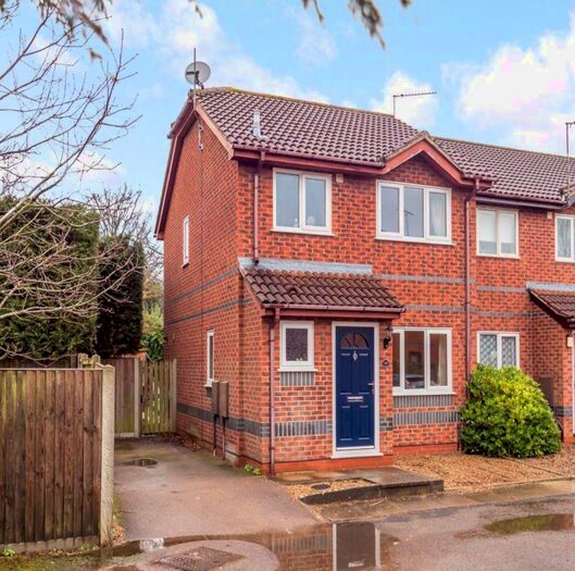 3 Bedroom Semi-Detached House To Rent In Brundall, NR13