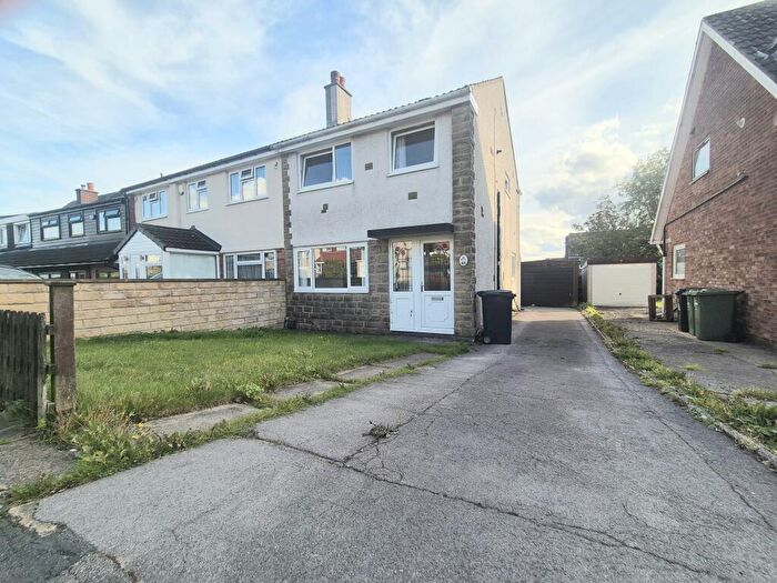 3 Bedroom Semi-Detached House To Rent In Vicar Park Drive, Halifax, HX2