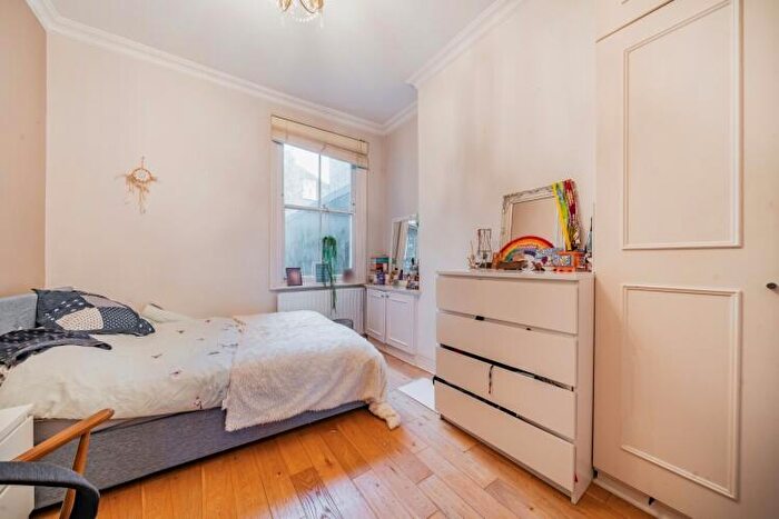 2 Bedroom Apartment To Rent In Broxash Road Battersea, SW11