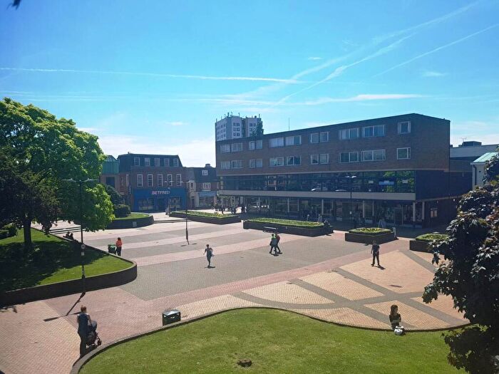 2 Bedroom Flat To Rent In Town Centre, Hatfield, Hertfordshire, AL10
