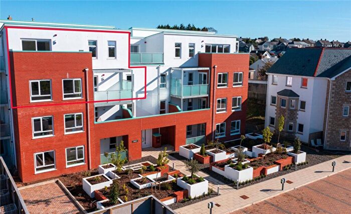 4 Bedroom Penthouse To Rent In Holiburn, Eliot Gardens, PL25